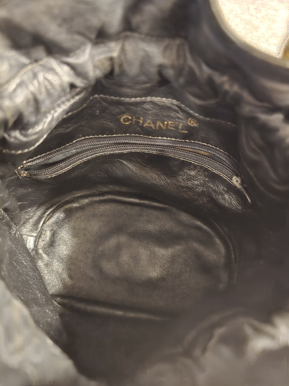 CHANEL Black Quilted Drawstring Crossbody Bucket Bag - Picture 4 of 12